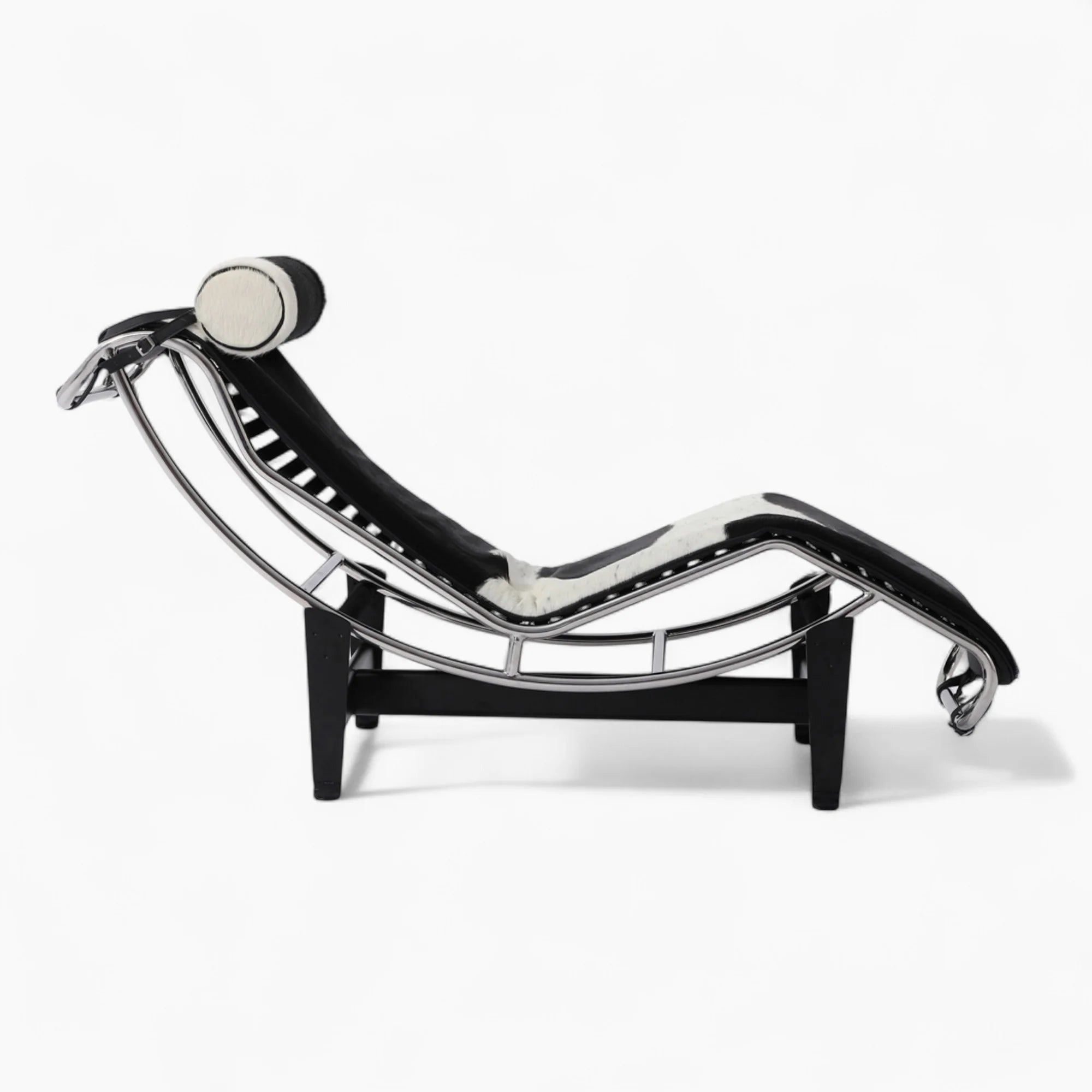 Corbusier LC4 Chaise Lounge – Iconic Modern Reclining Chair