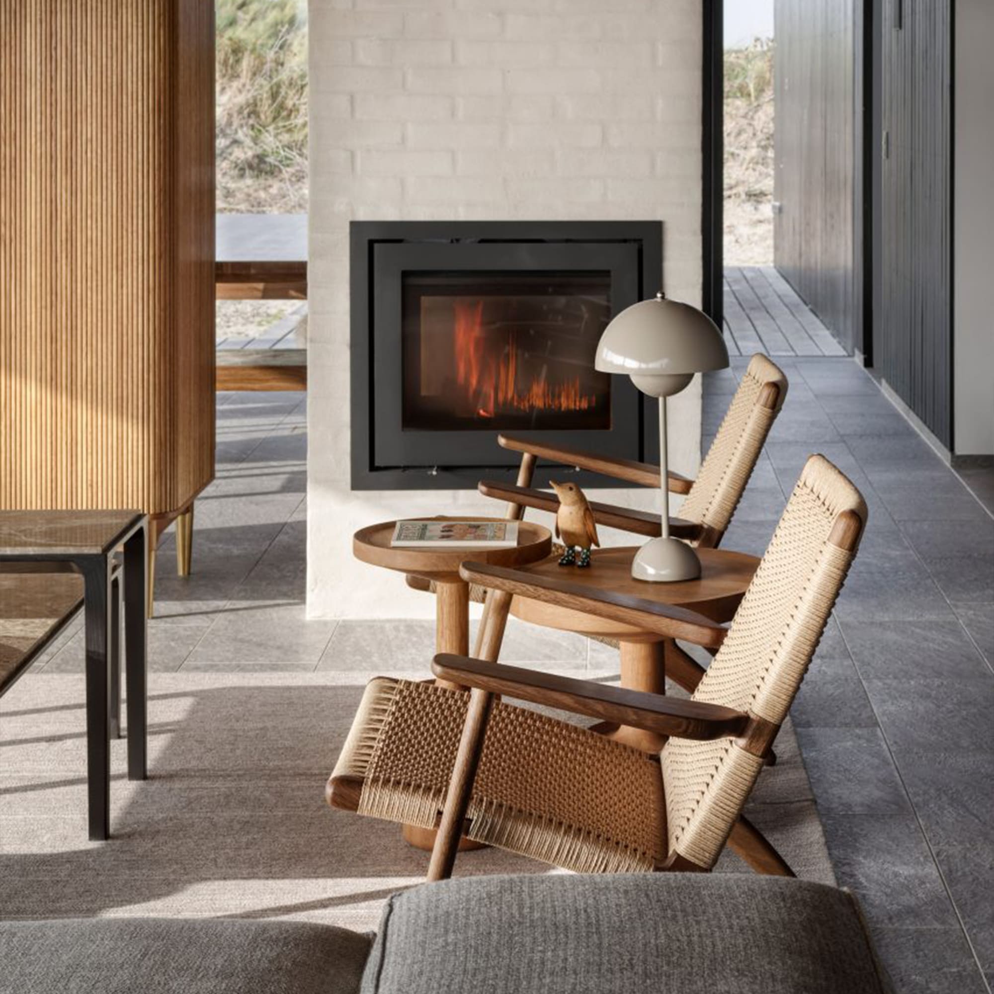 CH25 Lounge Chair